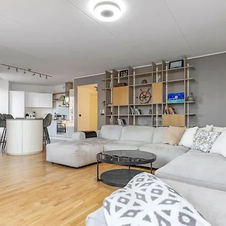 Lux 2bd With Mini Spa Next To Old Town アパート タリン